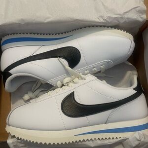 Nike White and Blue Sneakers